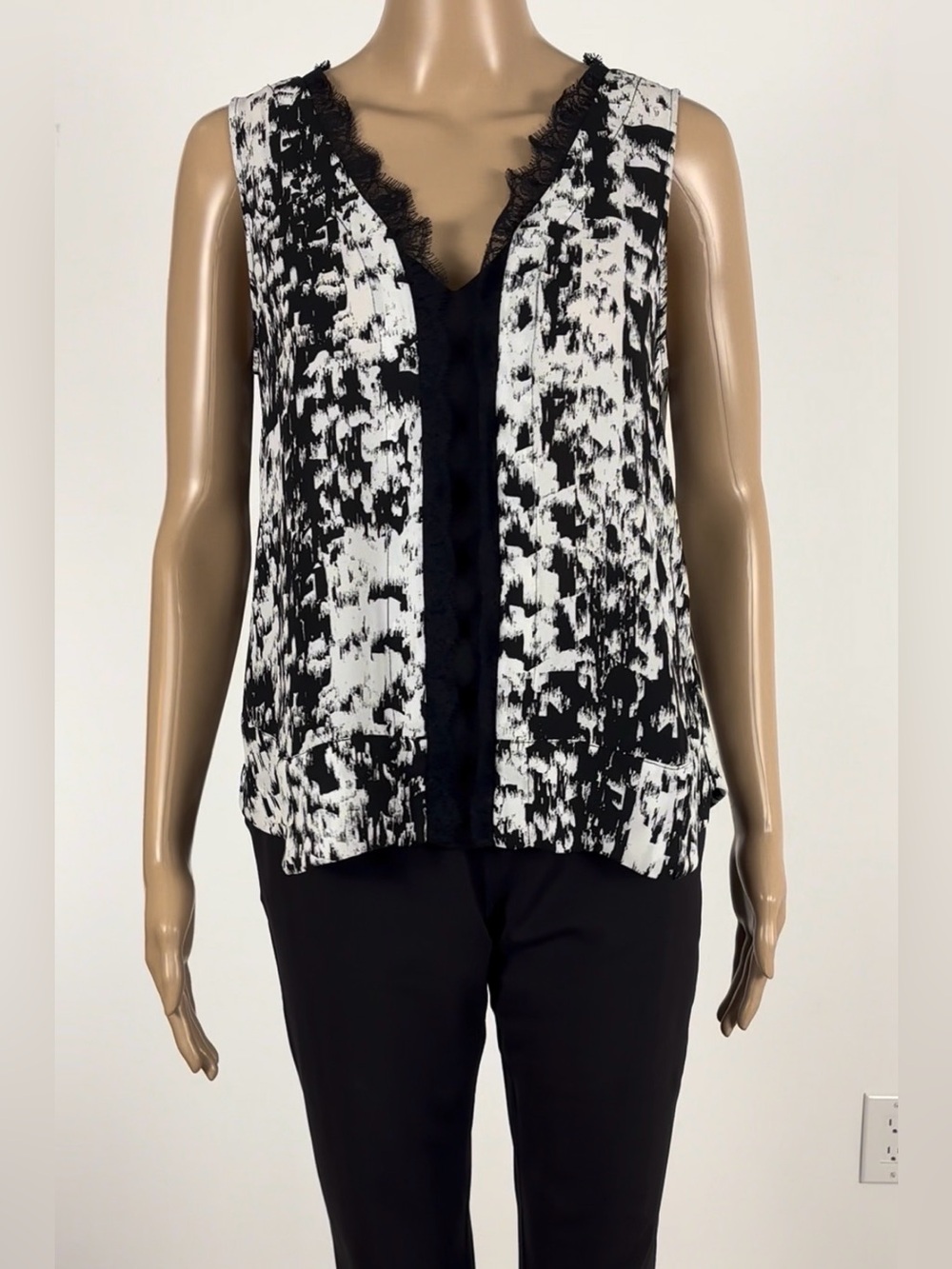 BCBGMAXAZIRIA Sleeveless Black-White Hi-Lo Summery Top with Lacey/Fringe Detail